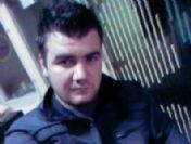 Oturduğu Duvarın Üzerinde Trafik Kazasına Kurban Gitti