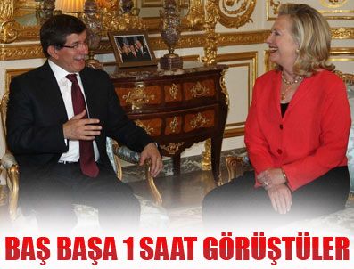 Davutoğlu, Hillary Clinton'la Paris'te görüştü