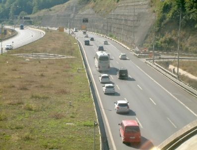 Tatilciler Örken Dönmeye Başladı, Yollarda Yoğunluk Arttı