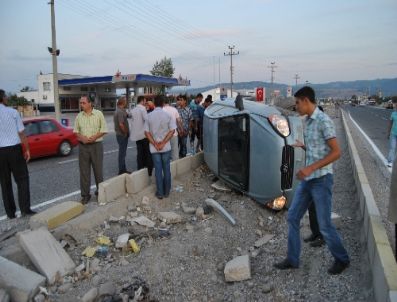 Uçağa Yetişmek İsterken Kaza Yaptı