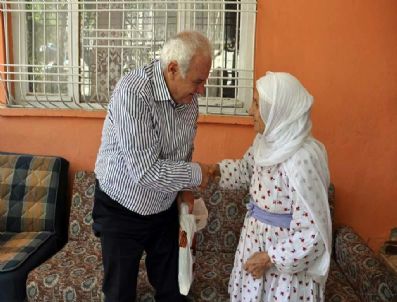 ORHAN BURHAN - Vali Çolak, Şehit Ailelerini Yalnız Bırakmadı