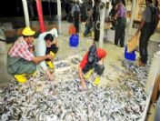 Yasak bitti, tezgahlar balıkla doldu