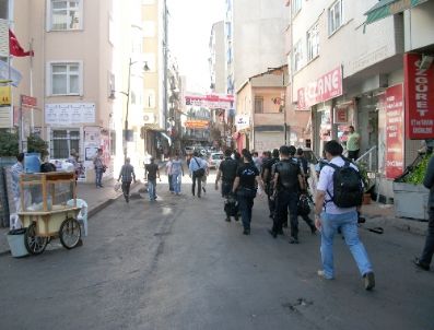 FATMA GİRİK - Askeri Operasyonları Protesto Etmek İsteyen Gruplara Polis İzin Vermedi