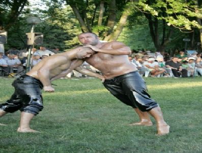 MUHARREM KAYA - Bursa Dağ-der Yağlı Güreşleri'nde Başpehlivan Serhat Gökmen