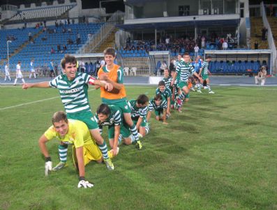 Bursaspor`un U-15 Takımı `cupa Stelelor Estului`de Şampiyon Oldu