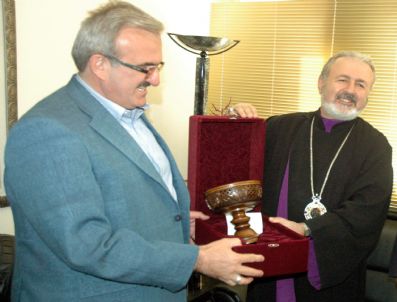 Ermeni Patriği Ruhani Meclis Başkanı Başpiskopos Aram Ateşyan Ayin İçin Van'da