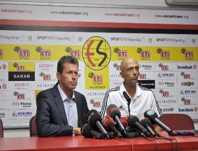 MİCHAEL SKİBBE - Eskişehirspor Teknik Direktörü Skibbe:' Takım Oyunu İle Kazandık'
