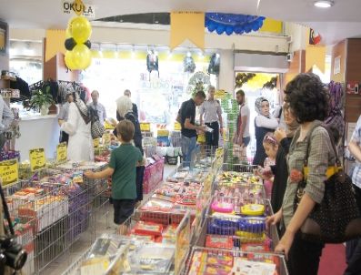 ŞEREF ZEKAI KOLAK - Nt Okula Dönüş Sezonunu Yeni Mağazalar İle Taçlandırdı