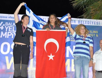 OPTIMIST - Türk ve Yunanlı sporcular arasında bayrak krizi