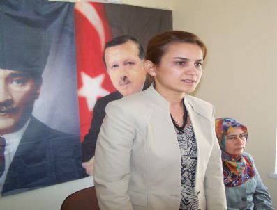 NEZIHE YOLDAN - Ak Parti Kadın Kollarında Olcay Tutulmaz Güven Tazeledi