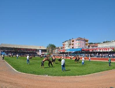 Alaplı’da Başpehlivanlığı Osman Aynur Kazandı