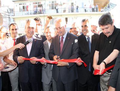 RONA YıRCALı - Arınç, Akhisar'da Açılışlara Katıldı