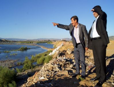 Genç Belediyesi Fırat Nehri Kenarında Plaj Kurmak İçin Proje Hazırladı