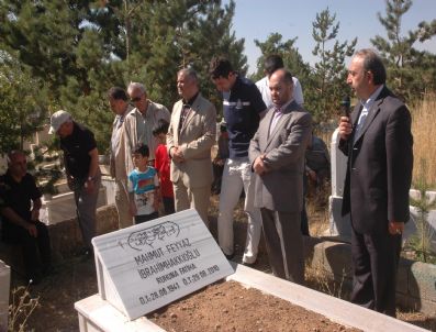NURETTIN TOPÇU - İbrahimhakkıoğlu, Ölümünün 1. Yıldönümünde Ervak Tarafından Mezarı Başında Anıldı
