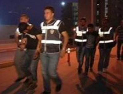 Kapkaççılar Polisten Kaçamadı