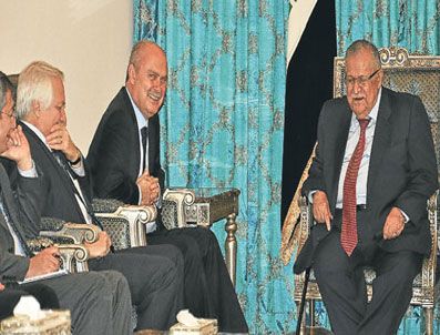 NURI EL MALIKI - Sinirlioğlu, Zebari ile görüştü