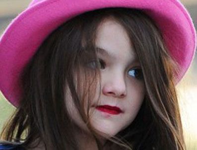 KATİE HOLMES - 5 yaşındaki Suri makyaja da başladı