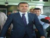 Ak Partili Ömer Çelik, İsrail'i Tiwetter'den Bombaladı