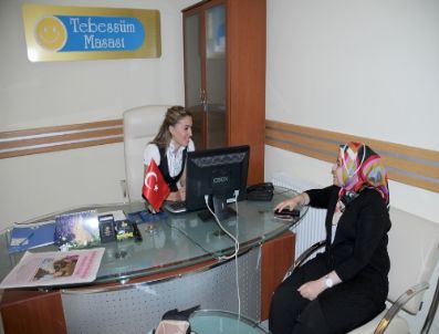 SELÇUK ÇETIN - Bu Masaya Gelenler Tebessümle Karşılanıyor