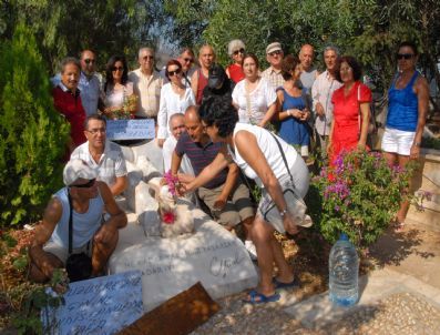 Can Yücel’in Mezarına Ziyaretçi Akını