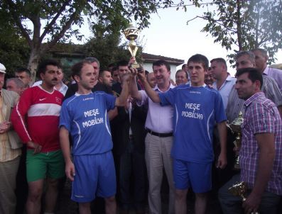 Dağ Köyü Bayram Turnuvasında Şampiyon Karacallıspor Oldu