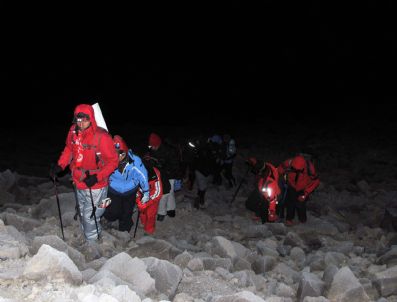 DOĞUBEYAZıT - Gümüşhane`li Dağcılar Ağrı Dağına Tırmandı