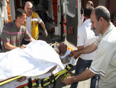 ALANYURT - Kanalizasyon kazısında otprak altında kalan işçi ağır yaralandı