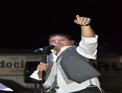 BAĞ BOZUMU - Kubat Ürgüp'te Hayranlarını Çoşturdu