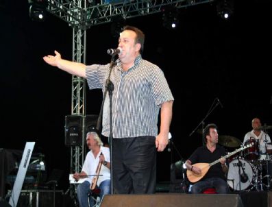 İSMAIL TÜRÜT - Yarış Atı Sahibi İsmail Türüt'ten Sahnede, 