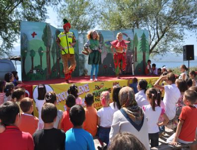 ACıSU - Çocuk Tiyatro Festivali Eşme`den Start Aldı