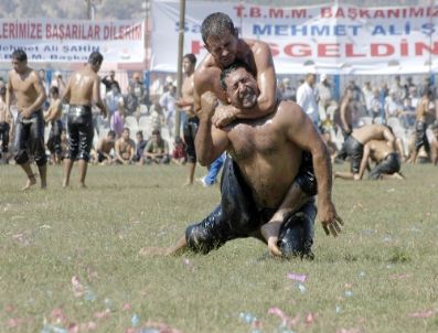 NURETTIN TURSUN - Döşemealtı, 8. Nar Festivali ve Yağlı Pehlivan Güreşleri`ne Hazırlanıyor