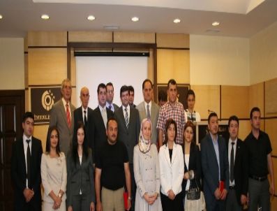 YUSUF MAYDA - Gümüşhane-bayburt Barosu`ndan Afrika`ya Yardım Eden Kuruluşlara Plaket