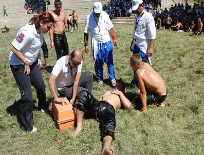 AHMET YENİ - Harmancık`ta Yağlı Güreş Heyecanı