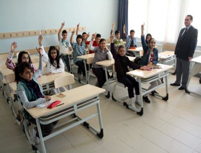 Kars Özel Sultan Alparslan Koloji’nde Öğrencilere Oryantasyon Dersi