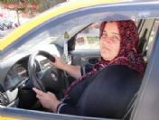 Kentin İlk ve Tek Kadın Taksi Şoförü