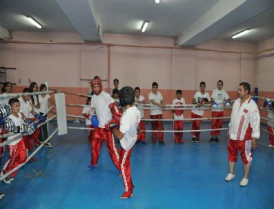 NURULLAH ERTAŞ - Kick Boks Sporcuları Şampiyonaya Hazırlanıyor