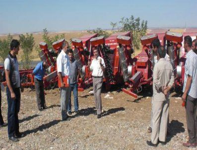 Kocaköy`de Makine Ekipman Dağıtımı Yapıldı