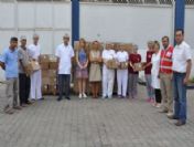 Kuruyemiş Fabrikasından Somalili Çocuklara Leblebi Şekeri