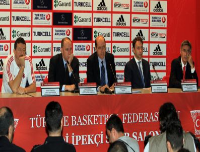 BOGDAN TANJEVİC - Turgay Demirel ve Kurmayları Basının Karşısına Çıktı