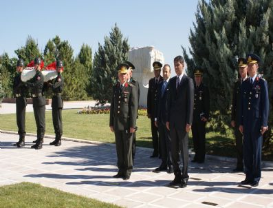 Ab Bakanı Bağış, 4. Cumhurbaşkanı Cemal Gürsel'in Kabrini Ziyaret Etti