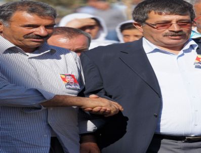 İBRAHIM BINICI - Bdp'li Binici, Pkk'lı Teröristin Taziyesinde