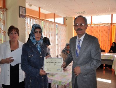 ABDULLAH ACAR - Çocuk Gelişimi Eğitimini Tamamlayanlar Sertifikalarını Aldı