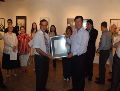 Hünerli Ellerden Karakalem Sergisi