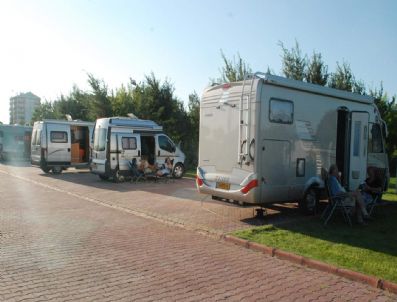 KARAVAN - Karatay Karavan Parkı'nda Turist Kafilesi Yoğunluğu