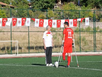 Kılıçdaroğlu, Gazilerle Maç Yaptı