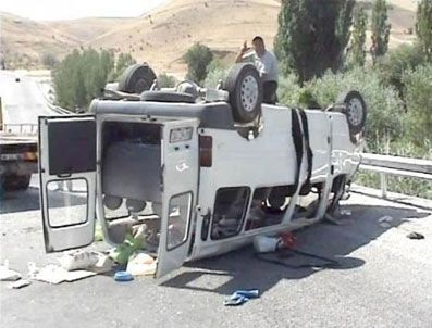 Manida'da işci servisi devrildi