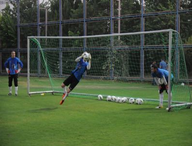 HAKAN ARıKAN - Mersin İdman Yurdu'nda Bursaspor Mesasi Sürüyor