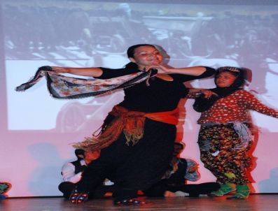 'şu Çılgın Türkler' Thk İçin Sahnelendi