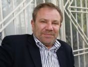 Hayranıyla gizlice evlendi