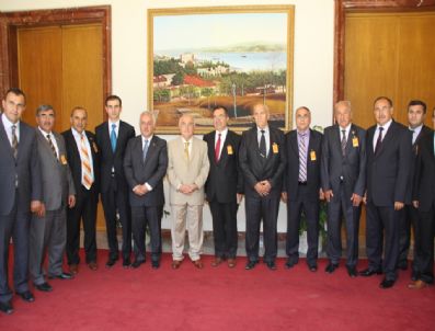 LOKMAN ÖZDEN - Başkan Özden ve Belediye Meclis Üyeleri Tbmm Başkanı Çiçek'i Ziyaret Etti